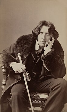 You are currently viewing Oscar Wilde Biography