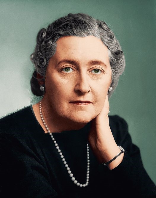 Read more about the article Agatha Christie Biography