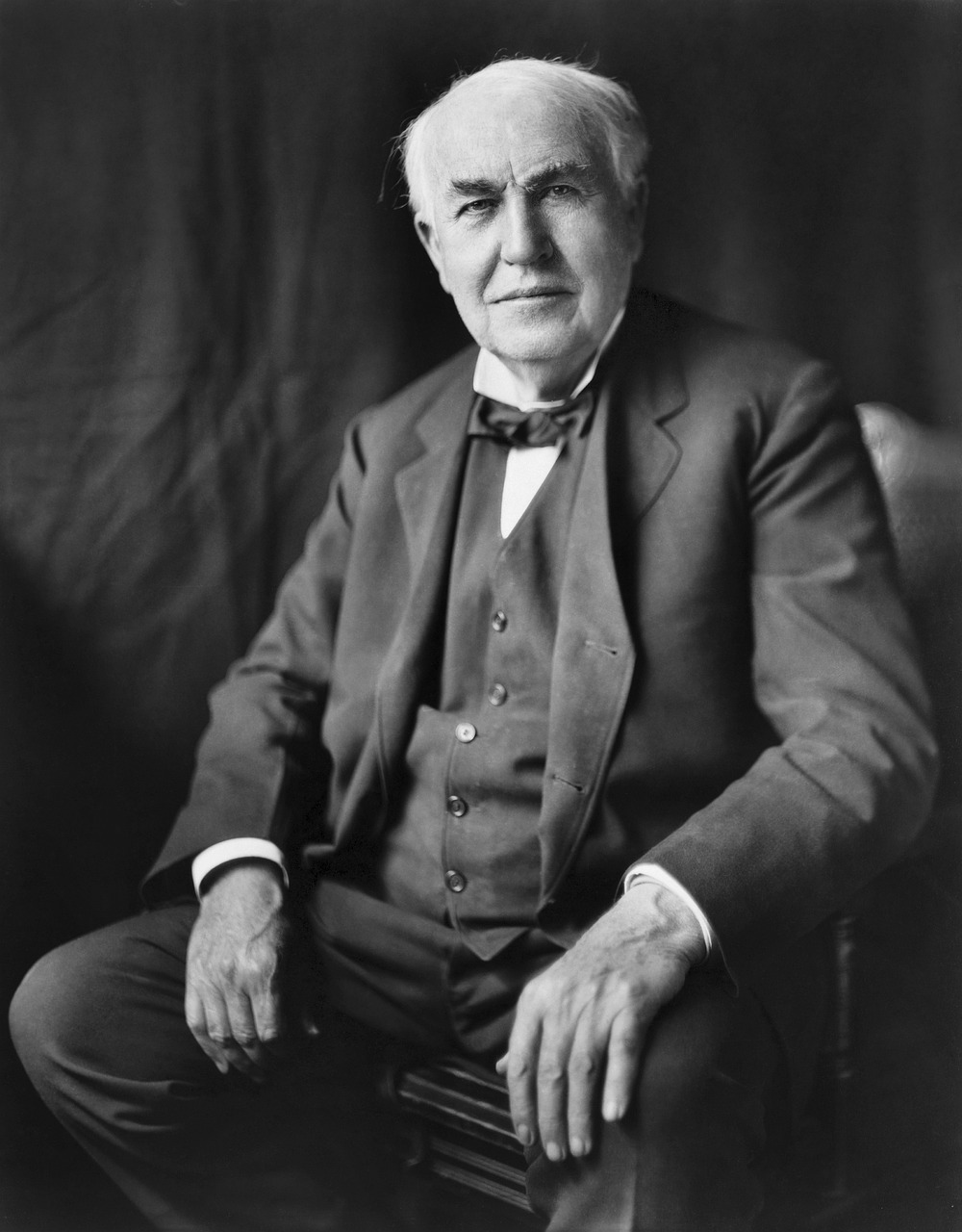 Read more about the article Thomas Alva Edison Biography